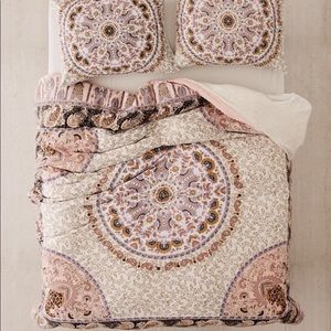 UO Myra Paisley Jersey Duvet Cover Queen